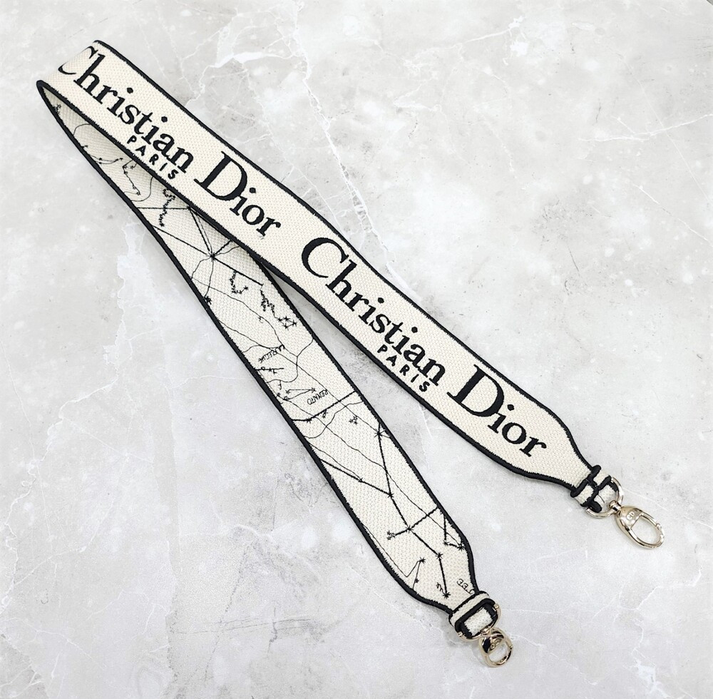 [럭스유] 디올 자수 레이디 디라이트 백 미디엄 라떼 멀티