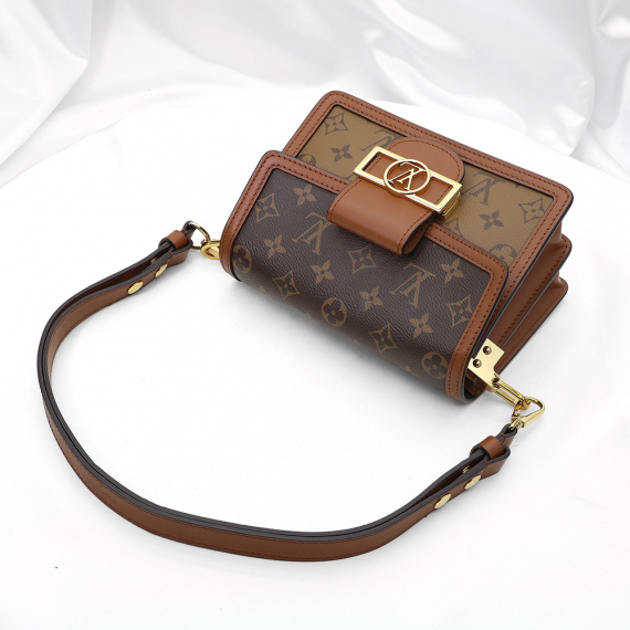 Louis Vuitton(루이비통) M44580 모노그램 리버스 캔버스 미니 도핀 숄더백