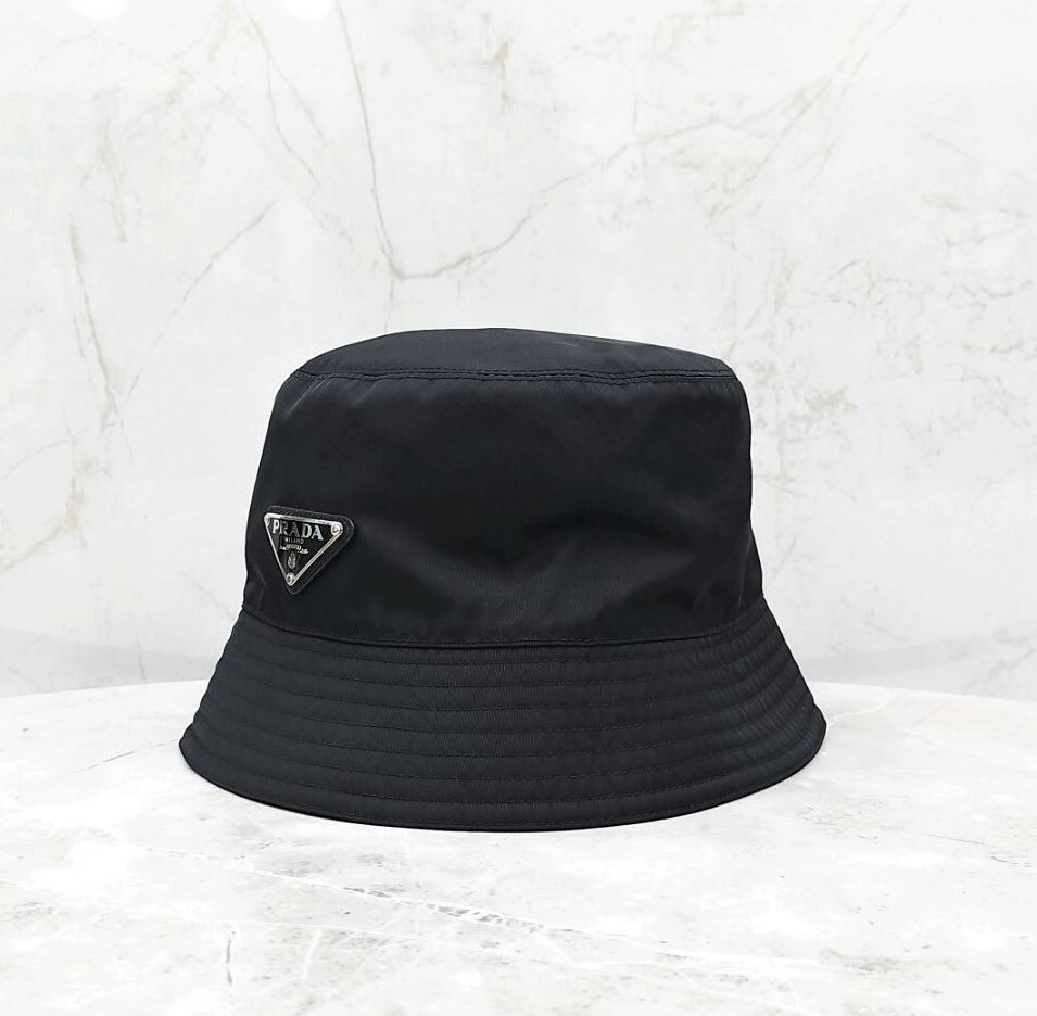 [럭스유] 프라다 삼각로고 나일론 버킷햇 L 1HC137