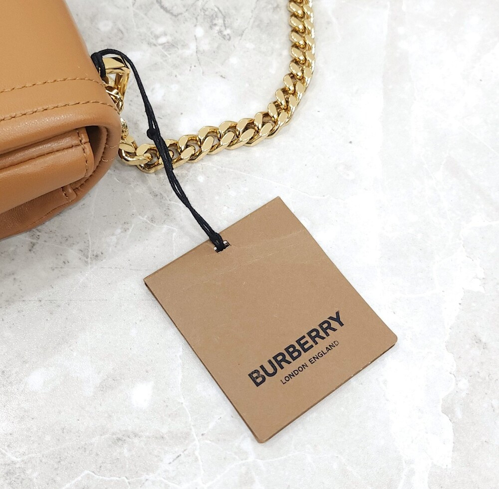 [럭스유] 버버리 TB 퀄팅 램스킨 롤라 체인백 8059514