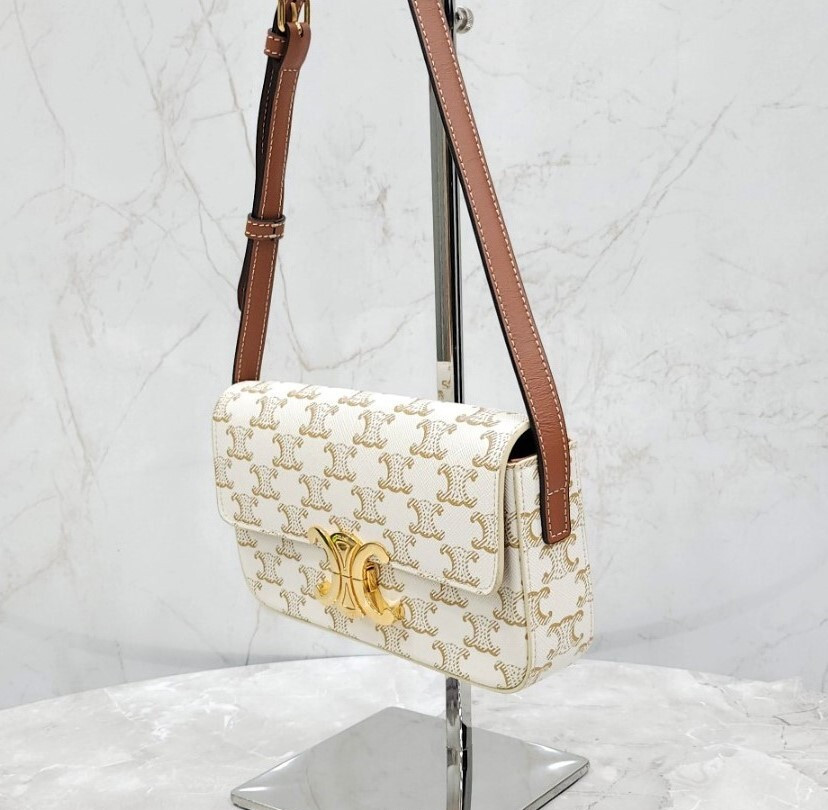 [럭스유] 셀린느 클로드 트리옹프 캔버스 카프스킨 숄더백 194142CUZ.01BC