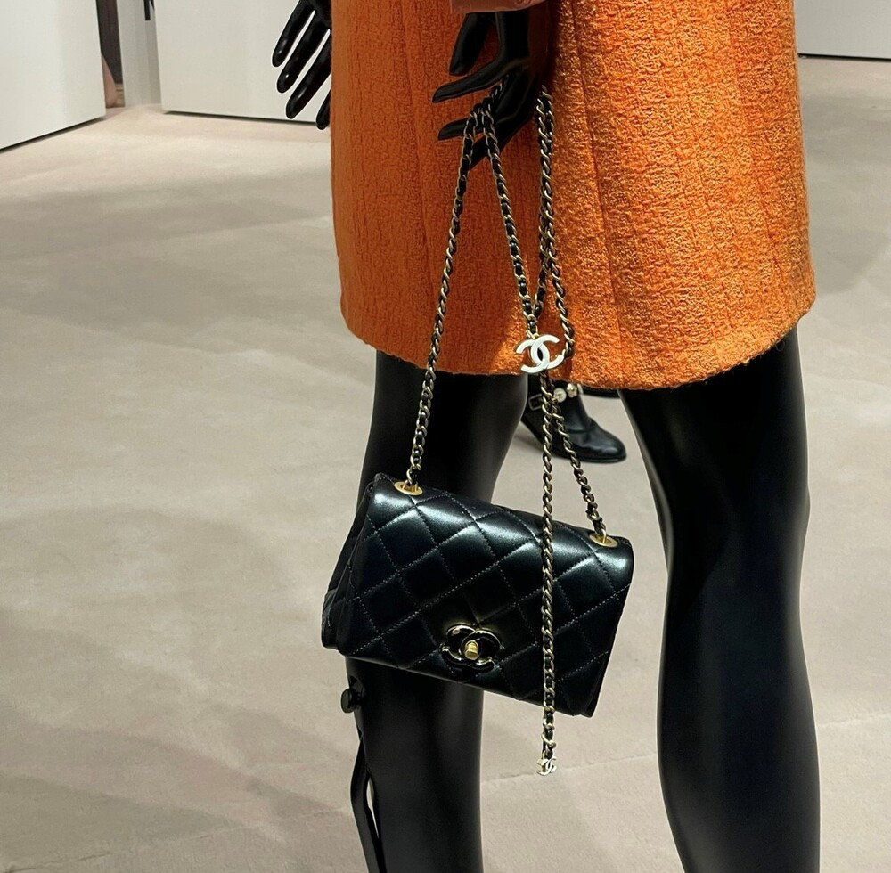 [럭스유] 샤넬 24SS 공방컬렉션 CC 체인 플랩백 AS4973