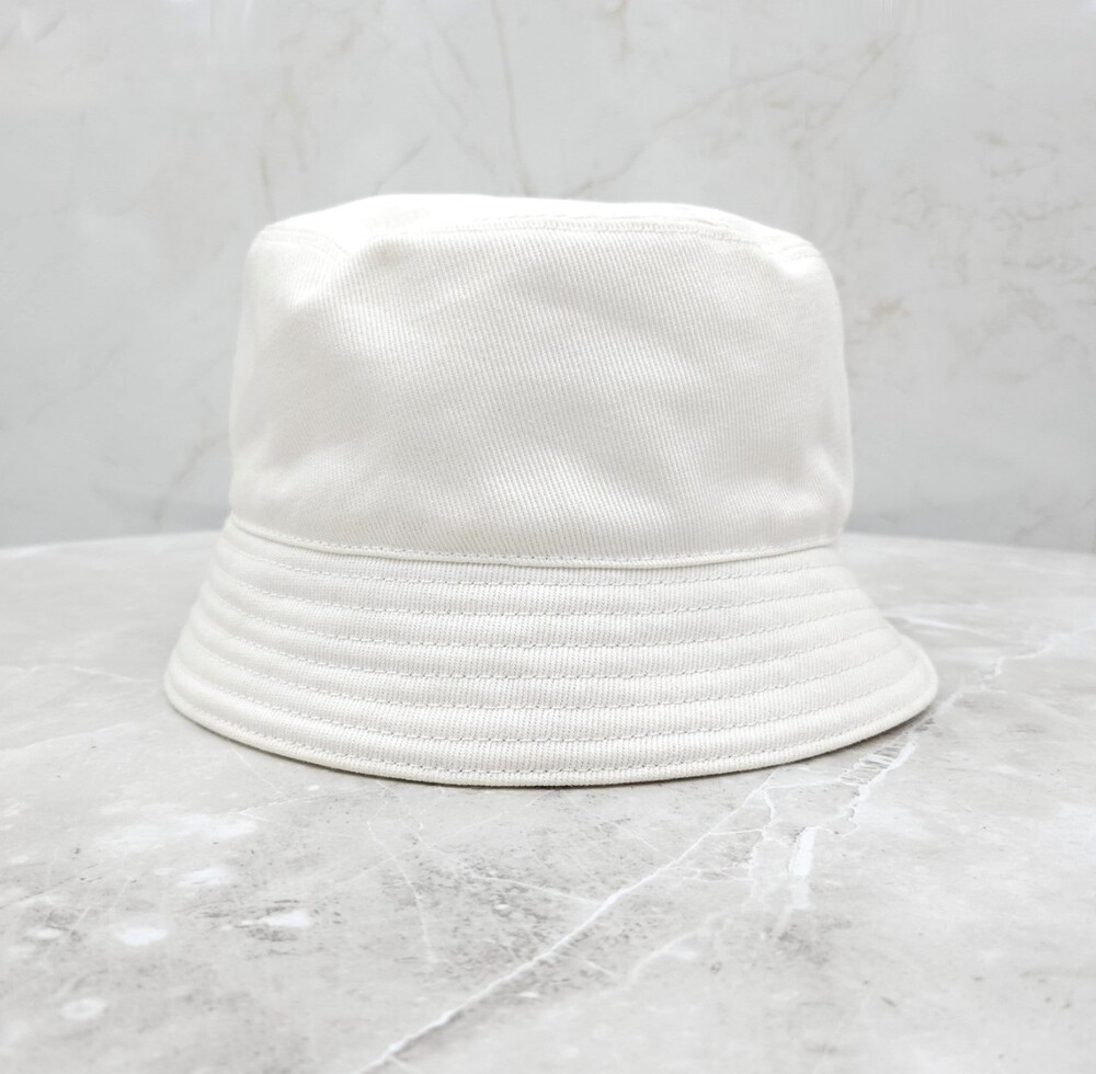 [럭스유] 프라다 화이트 삼각로고 리나일론 버킷햇 L  2HC137