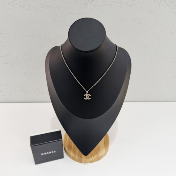 샤넬 CC로고 크리스탈 장식 목걸이