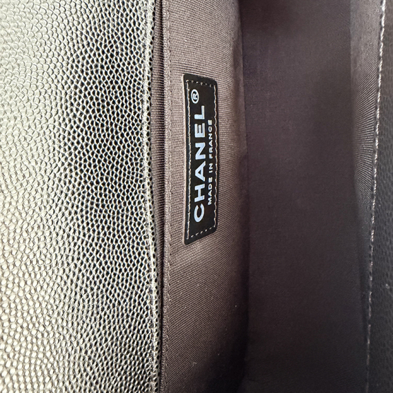 샤넬 보이백 캐비어 미듐 은장 체인숄더백 27번대 A67086