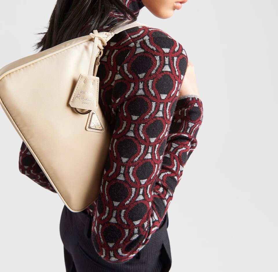 [럭스유] 프라다 삼각로고 리나일론 테수토 호보백 데저트 베이지 1NE515