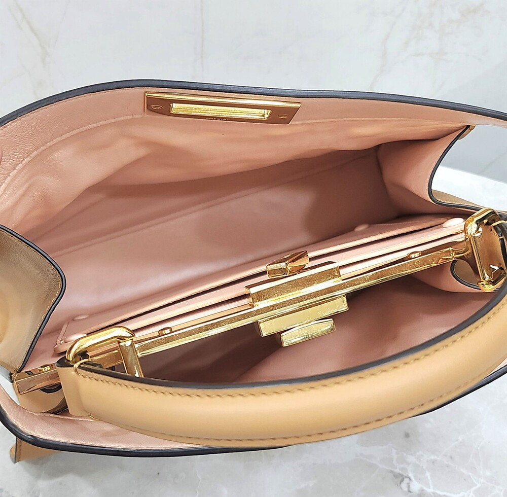 [럭스유] 펜디 피카부 I SEE U 미디움 백