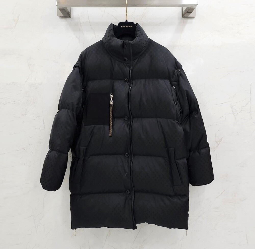 [럭스유] 34 / 루이비통 모노그램 스냅 슬리브 오버 구스 다운 패딩