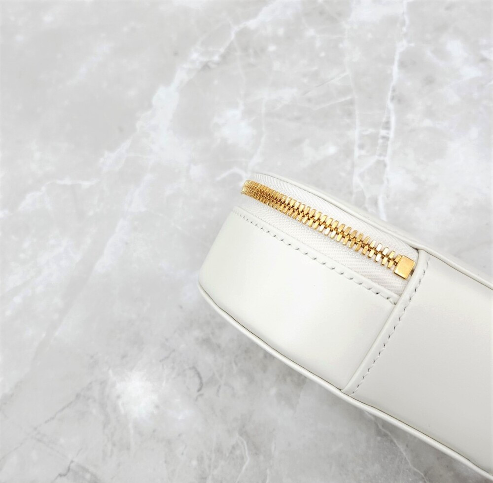 [럭스유] (새상품) 디올 CD 시그니처 오벌 카메라백 라떼 카프스킨 S2201UMFV