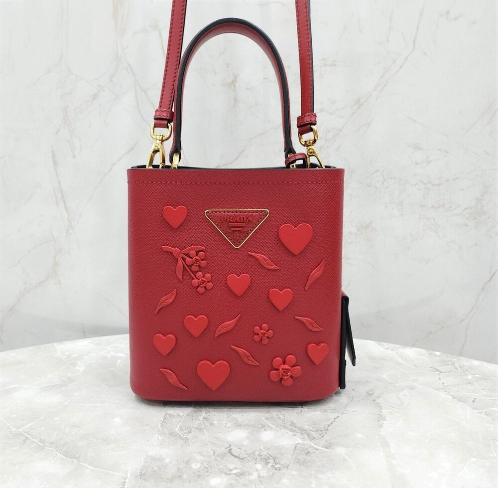 [럭스유] 프라다 사피아노 레더 하트 파니에 백 스몰