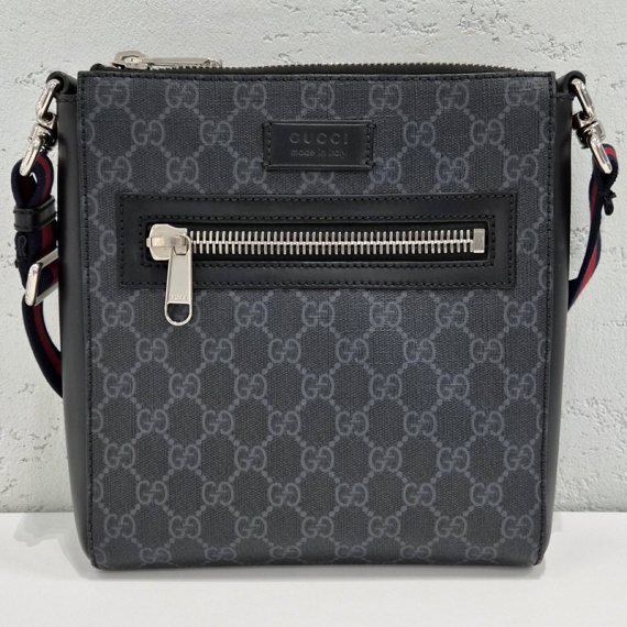 구찌 GG 블랙 수프림 스몰 메신저 크로스백 523599