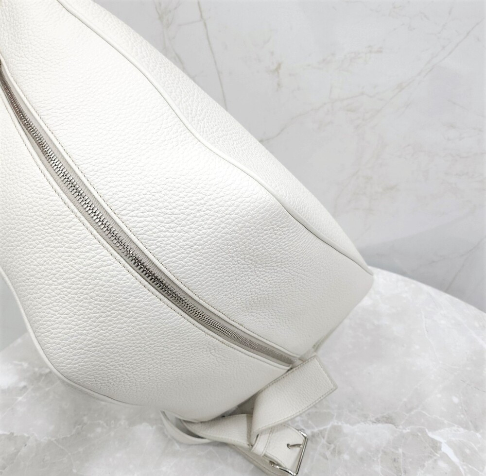 [럭스유] (새상품) 프라다 트라이앵글 비텔로 가죽 백팩