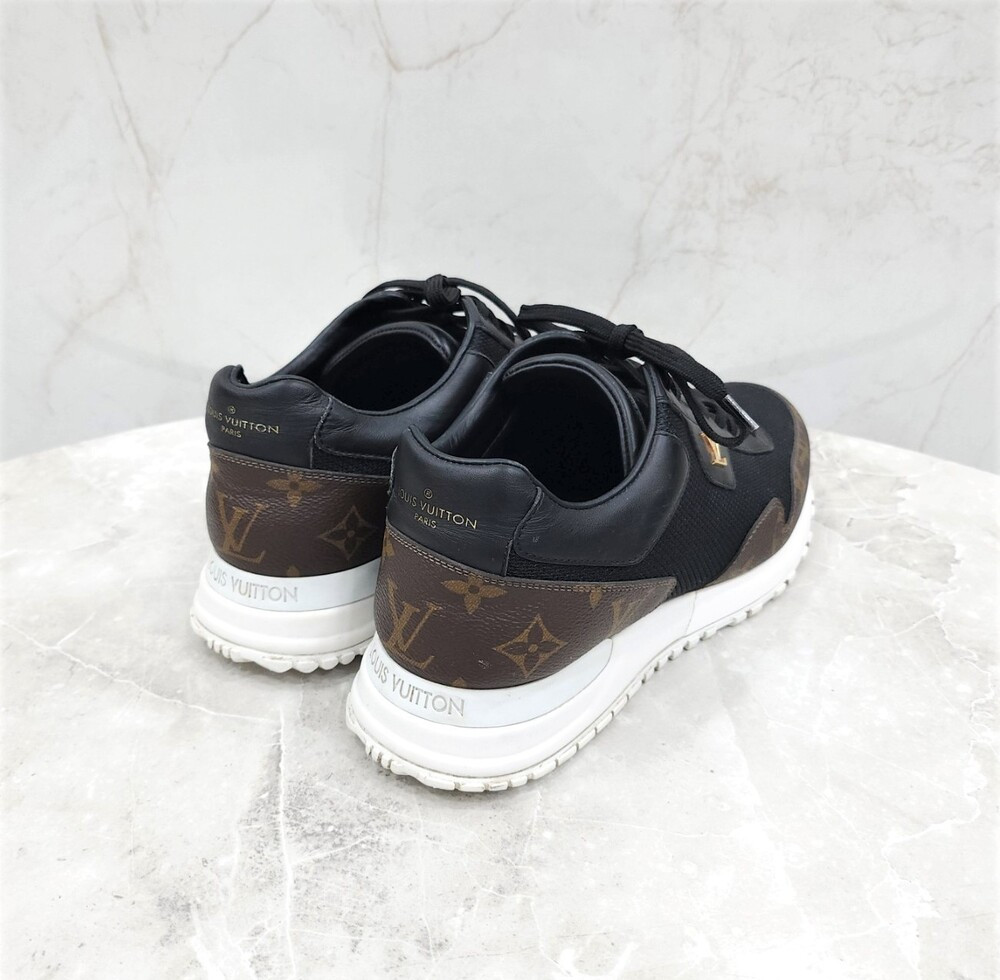 [럭스유] 5.5 / 루이비통 블랙 모노그램 런어웨이 스니커즈