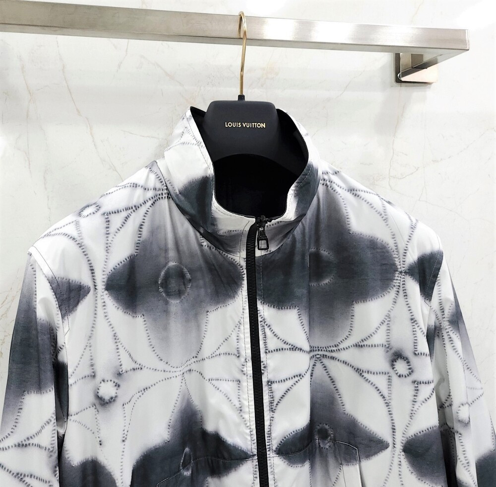 [럭스유] 50 / 루이비통 모노그램 시보리 리버서블 믹스 레더 블루종 자켓