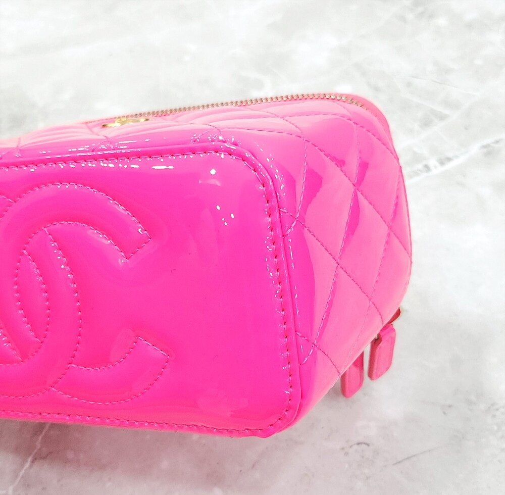 [럭스유] (새상품) 샤넬 페이던트 핑크 골든볼 베니티 코스메틱백