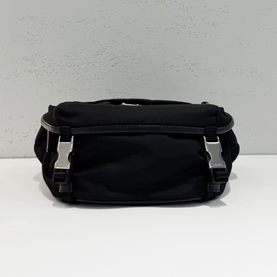 프라다 바이커백 스몰 리나일론 사피아노 크로스백 25년 제품 2VH171