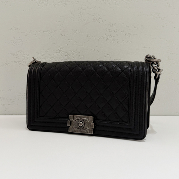 샤넬 보이백 캐비어 미듐 은장 체인숄더백 27번대 A67086