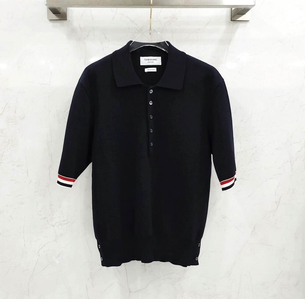 [럭스유] (새상품) 3 / 톰브라운 RWB 트리밍 밀라노 스티치 반팔 카라티 MKP056A