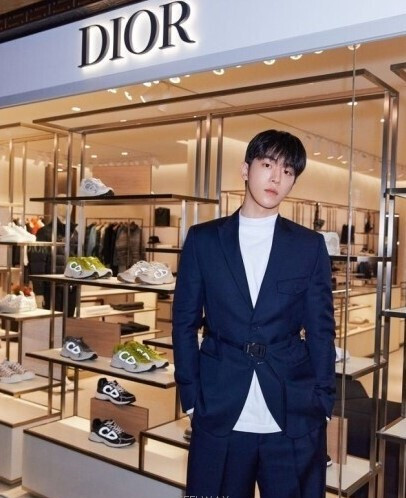 [럭스유] 50 / 디올 CD 버클 벨티드 자켓