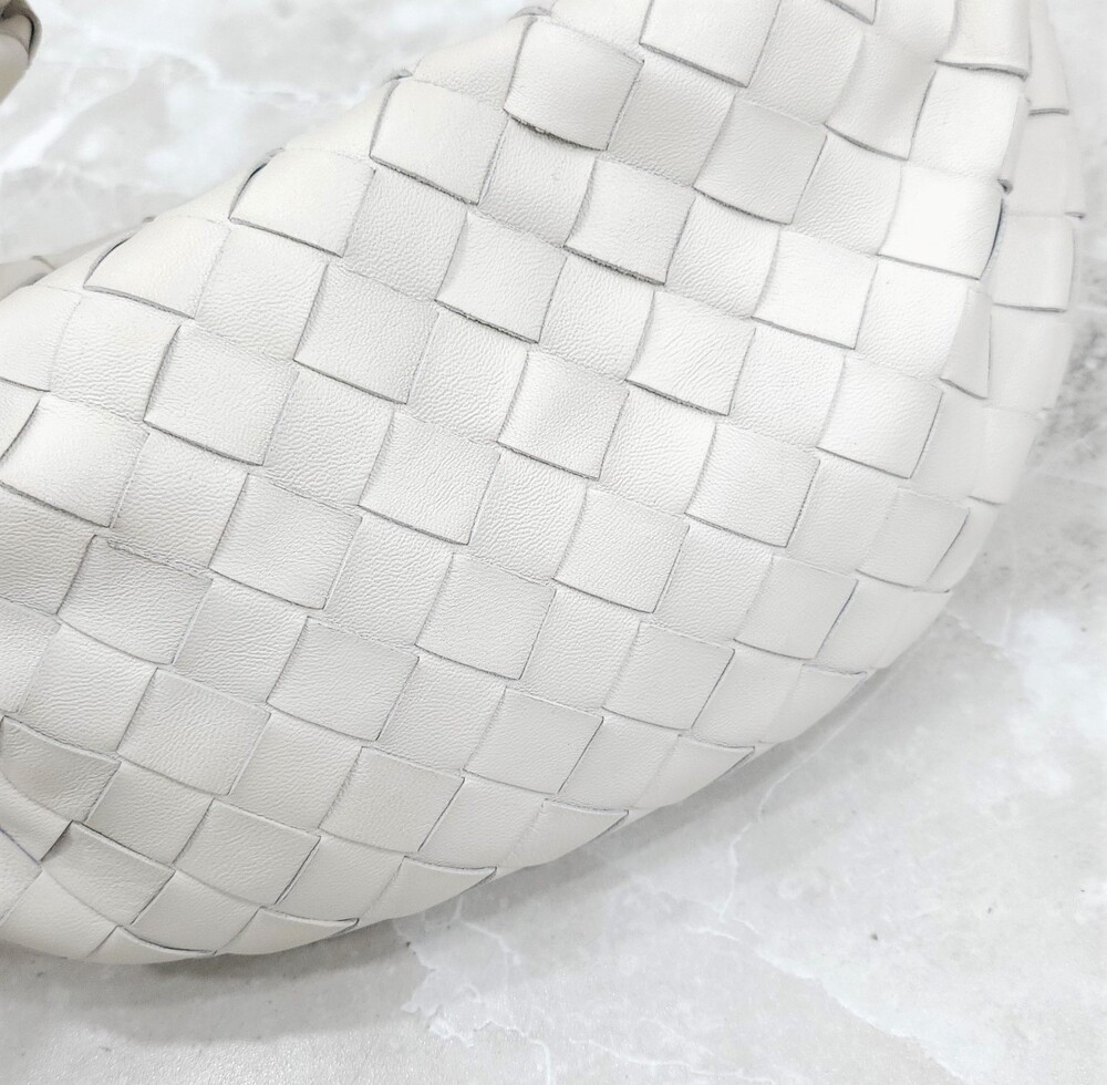 [럭스유] 보테가베네타 화이트 인트레치아토 미니 조디 호보백 651876