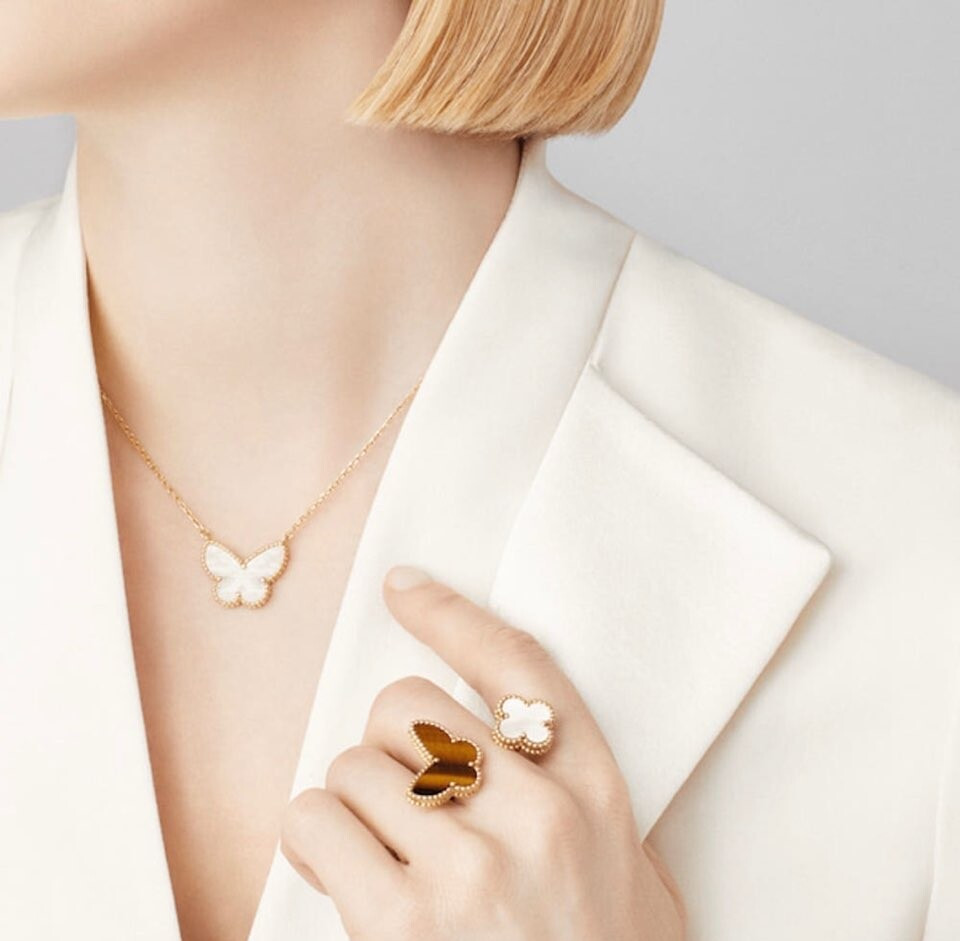 [럭스유] (새상품) 반클리프앤아펠 럭키 알함브라 버터플라이 네크리스 마더오브펄