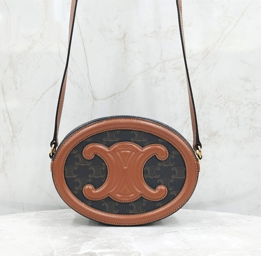 [럭스유] 셀린느 퀴르 트리오페 오벌 펄스 숄더백 라지 198602EIN