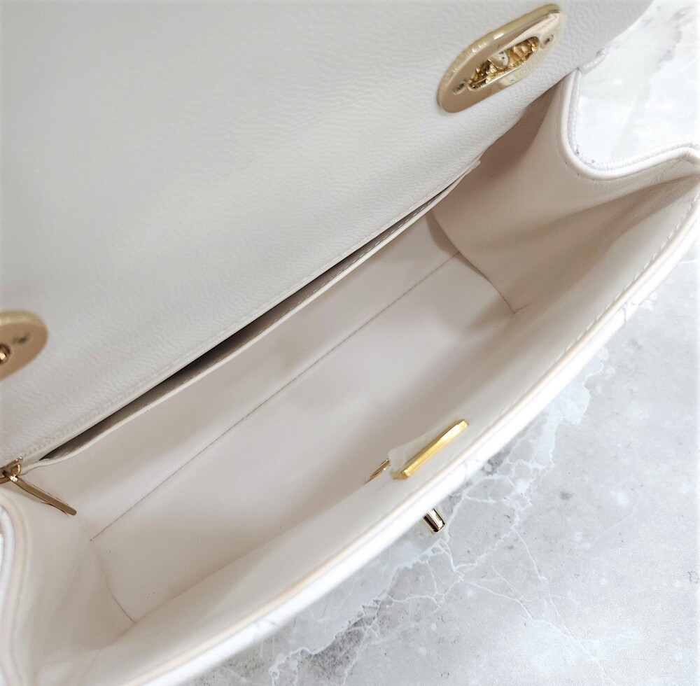 [럭스유] 샤넬 24P CC로고 레트로 트위스트 미듐 탑핸들 백 AS4711