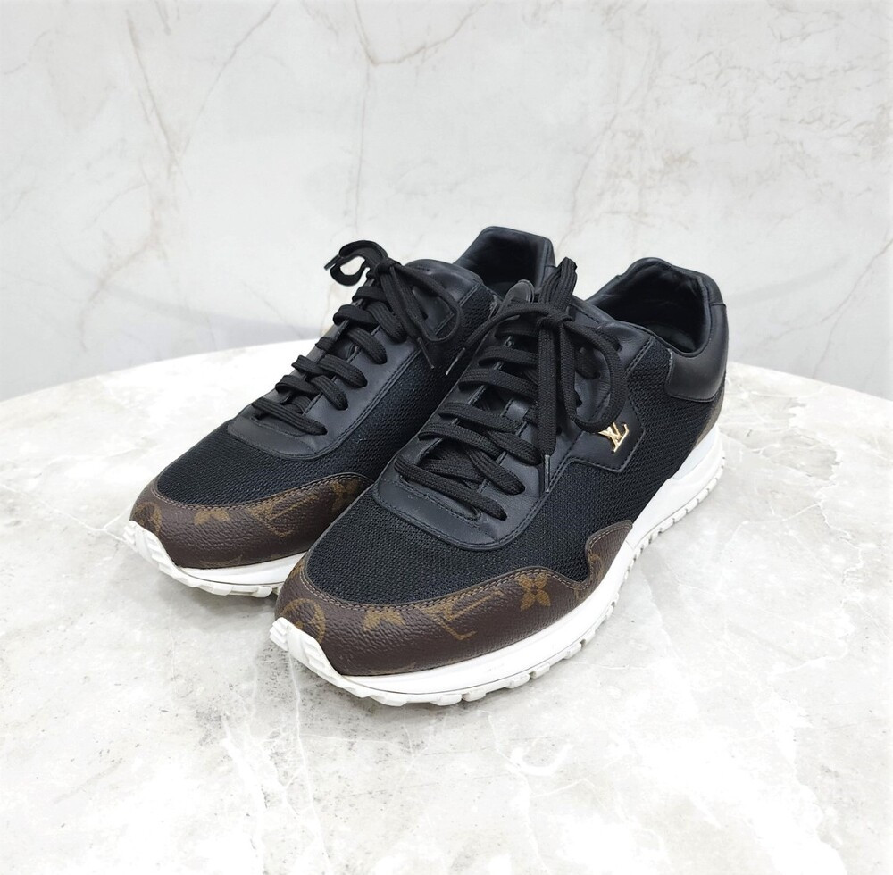 [럭스유] 5.5 / 루이비통 블랙 모노그램 런어웨이 스니커즈