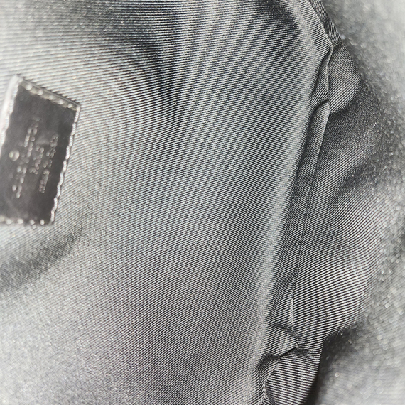 루이비통 모노그램 이클립스 디스커버리 범백 PM 크로스백 M44336