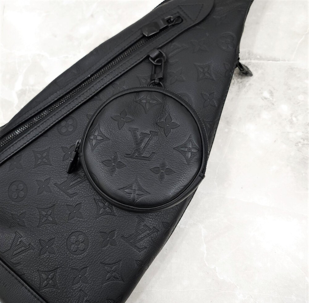 [럭스유] 루이비통 쉐도우 모노그램 듀오 레더 슬링백 M21890