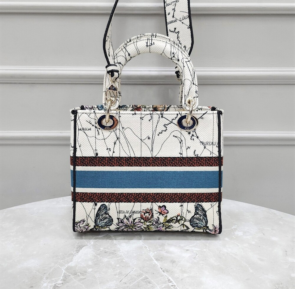 [럭스유] 디올 자수 레이디 디라이트 백 미디엄 라떼 멀티