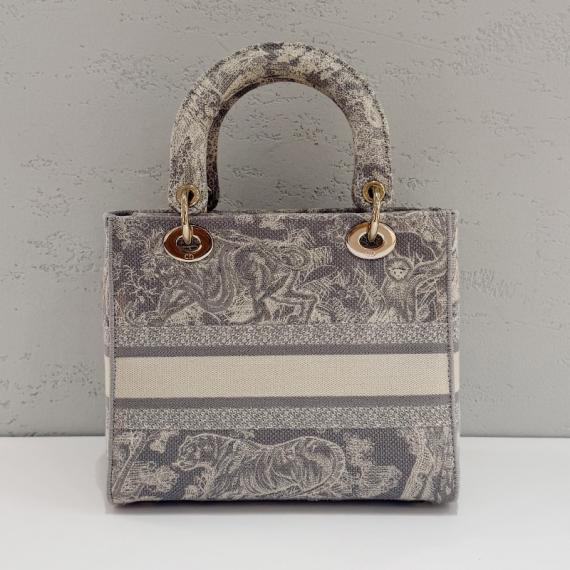 디올 디 라이트 레이디백 미디움 토트백 M0565ORGO