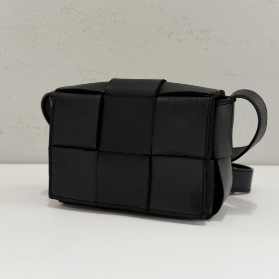 보테가베네타 인트레치아토 미니 카세트 크로스백 666688