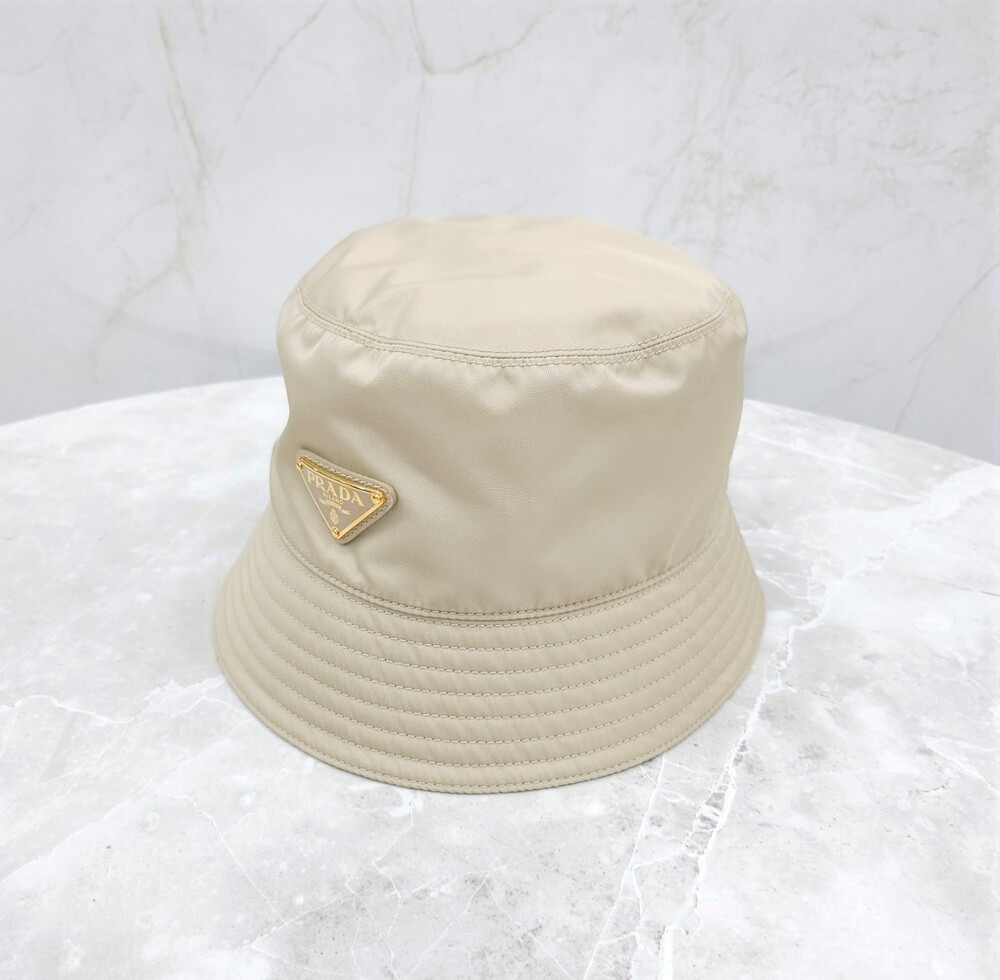 [럭스유] 프라다 삼각로고 리나일론 버킷햇 S