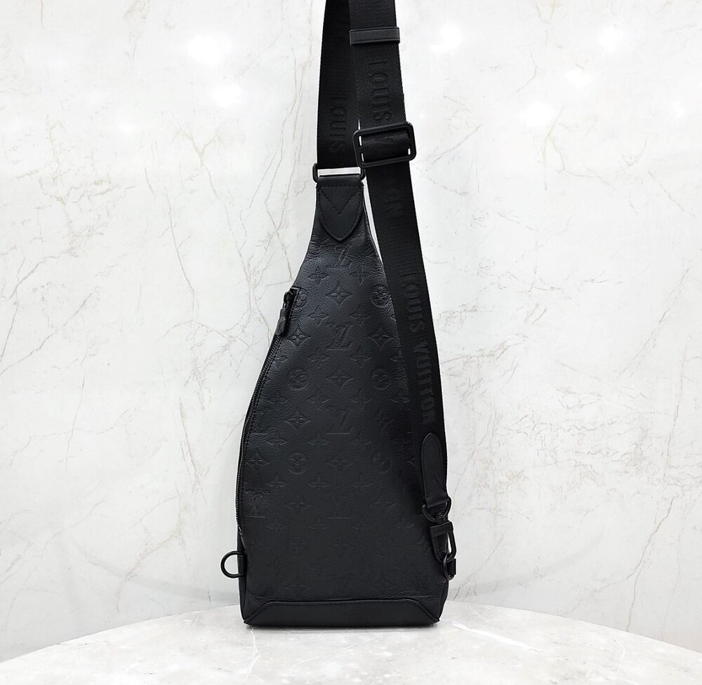 [럭스유] 루이비통 쉐도우 모노그램 듀오 레더 슬링백 M21890