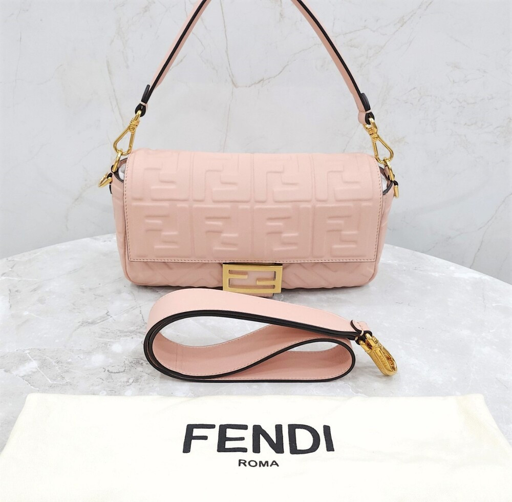 [럭스유] 펜디 아이코닉 핑크 레더 바게트 숄더백 8BR600