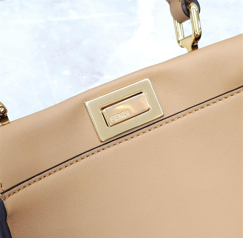 [럭스유] 펜디 미니 피카부 레더 백