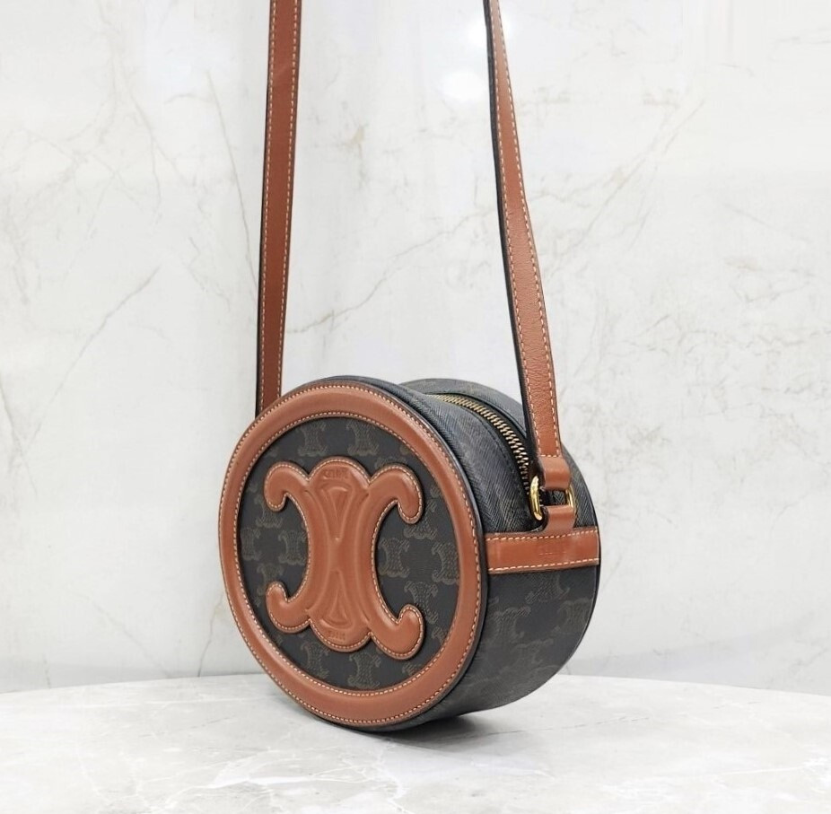 [럭스유] 셀린느 퀴르 트리오페 오벌 펄스 숄더백 라지 198602EIN