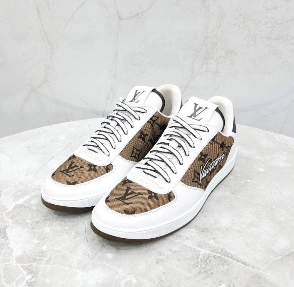 [럭스유] 7 / 루이비통 모노그램 리볼리 스니커즈