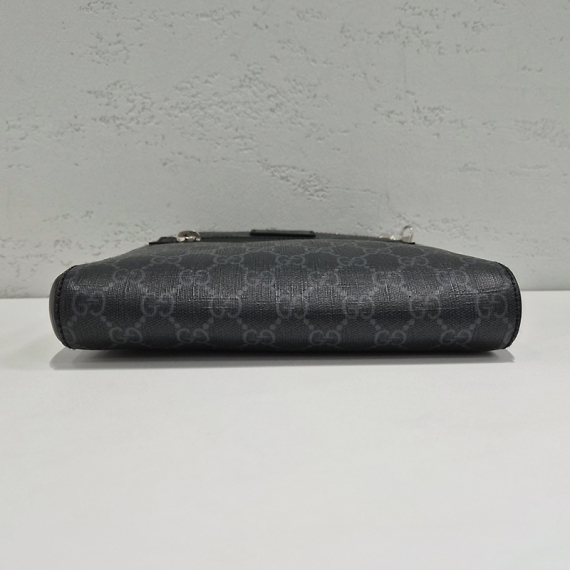 구찌 GG 블랙 수프림 스몰 메신저 크로스백 523599