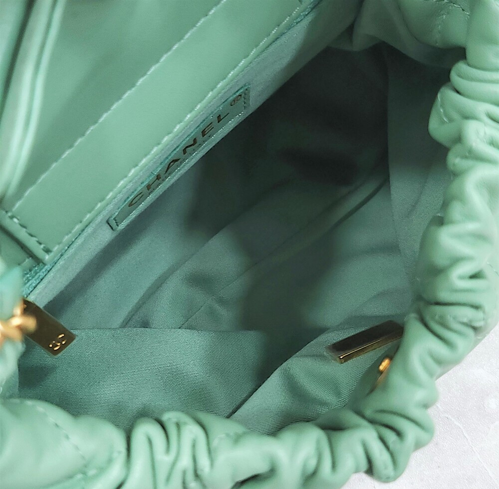 [럭스유] (새상품) 샤넬 스몰 민트 램스킨 버킷백 AS3793