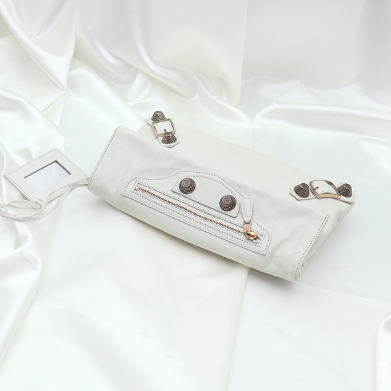 Balenciaga(발렌시아가) 186182 화이트 램스킨 자이언트 골드 엔벨로프 클러치