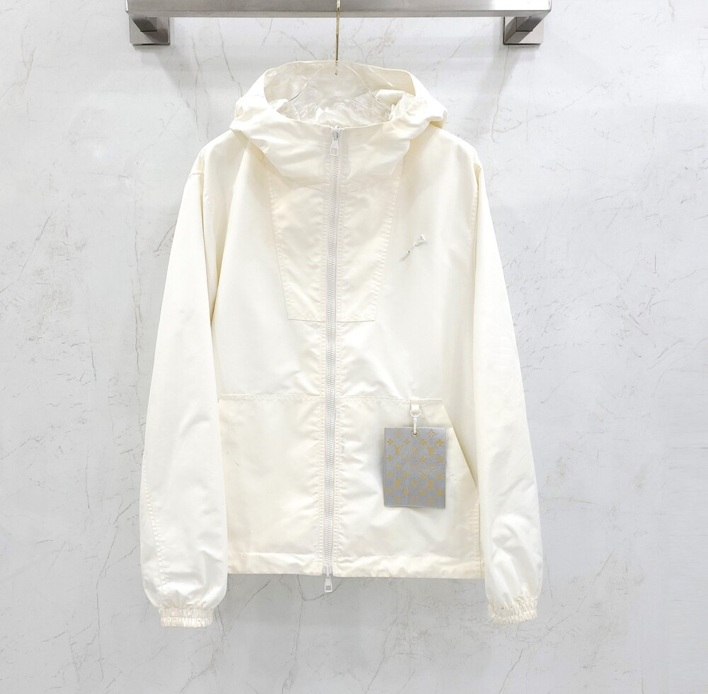 [럭스유] 46 / 루이비통 모노그램 리버서블 나일론 윈드 브레이커