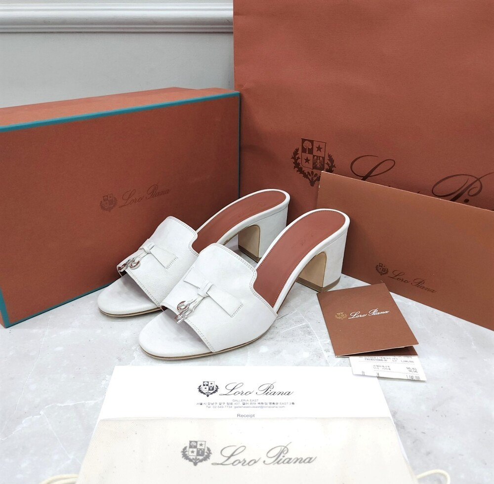 [럭스유] 38.5 / 로로피아나 썸머 참스 샌들 슬리퍼