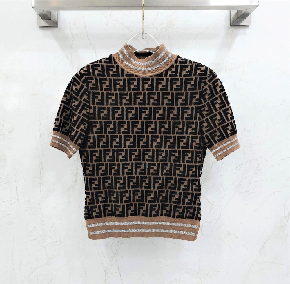 [럭스유] 36 / 펜디 FF 로고 벨벳 반팔 니트