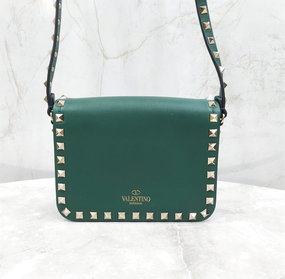 [럭스유] 발렌티노 그린 락스터드 크로스백