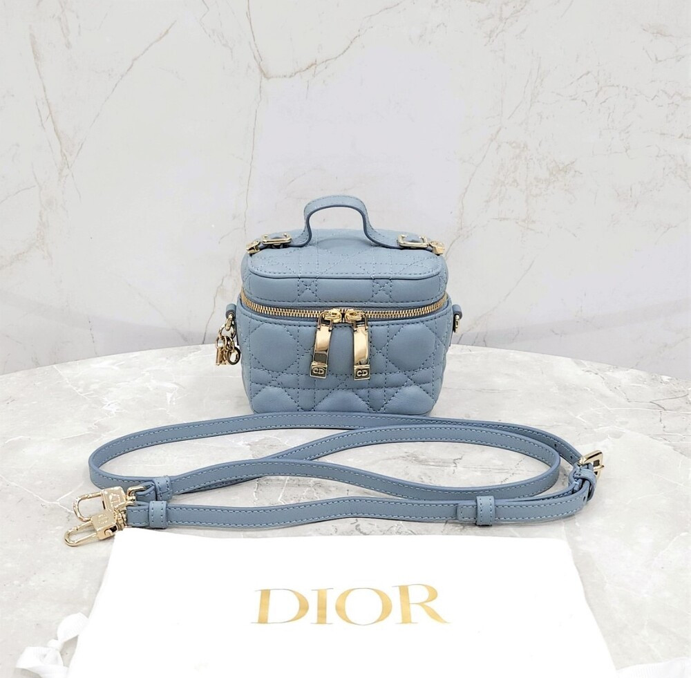 [럭스유] (새상품) 디올 까나쥬 레이디 마이크로 베니티 백 S0935ONMJ_M18B