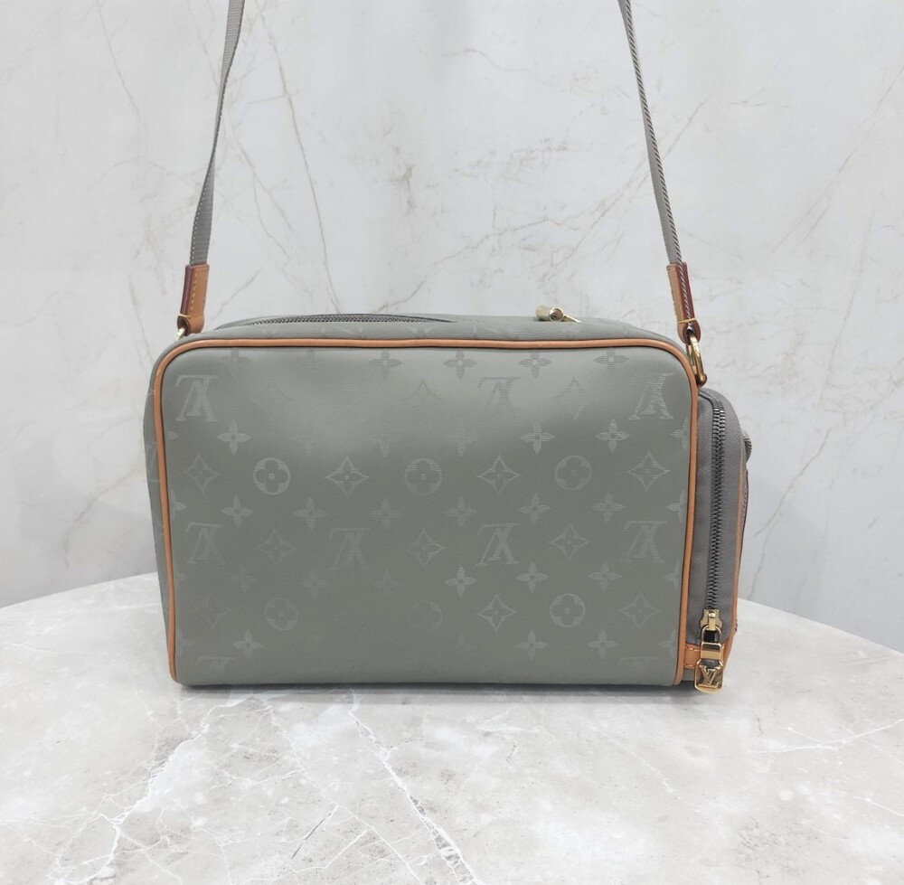 [럭스유] 루이비통 티타늄 모노그램 카메라 크로스백