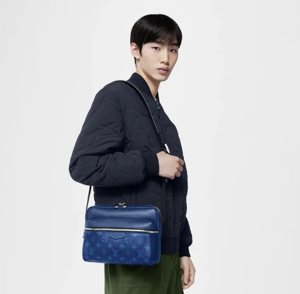 [럭스유] 루이비통 모노그램 아웃도어 메신저 크로스백 M30242