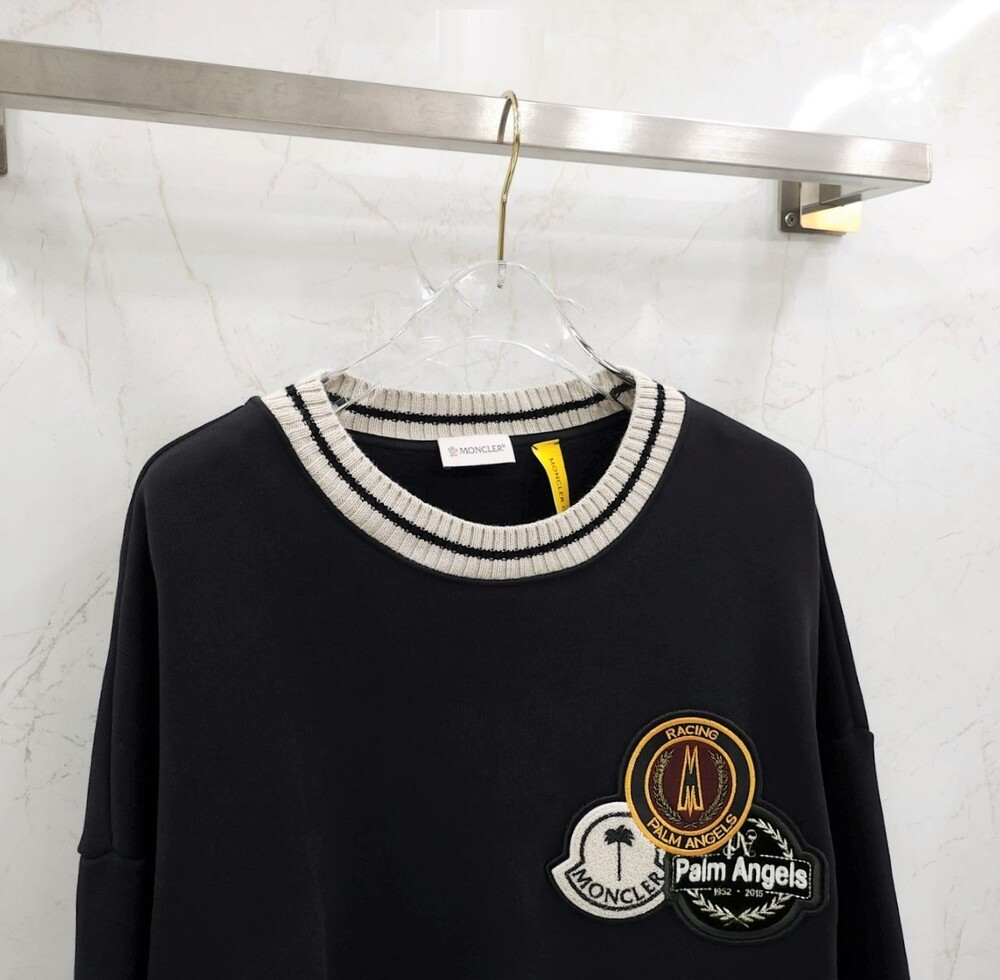 [럭스유] S / 몽클레어 엔젤스 로고 패치 지니어스 니트 맨투맨